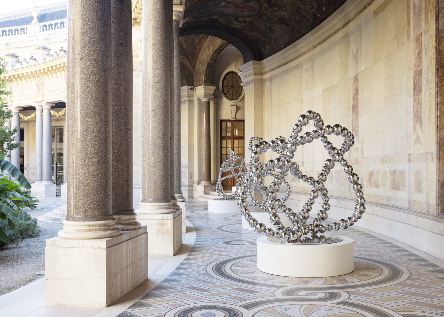 JeanMichel Othoniel, l’artiste aux œuvres de lumière VILLAS Decoration